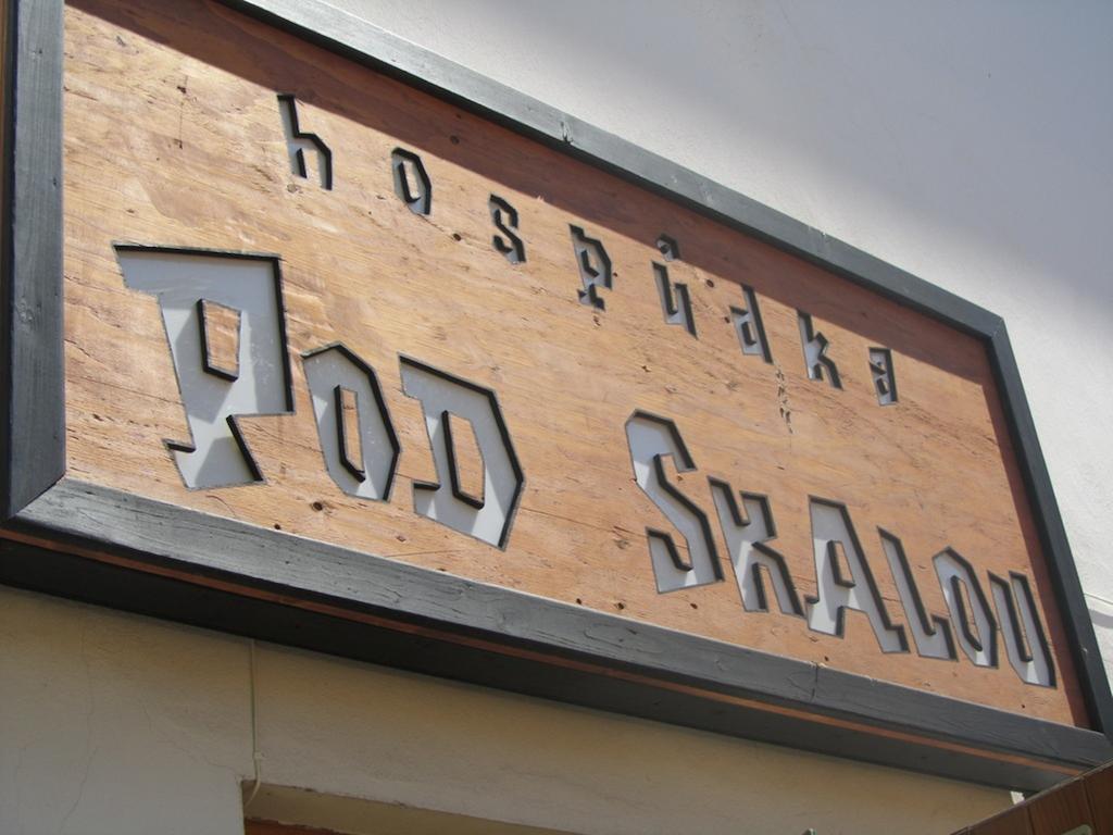 Hotel Pod Skalou ปีเซค ภายนอก รูปภาพ